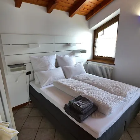 Rustico Casa Marie Mit Seeblick-dachterasse Σπίτι διακοπών *