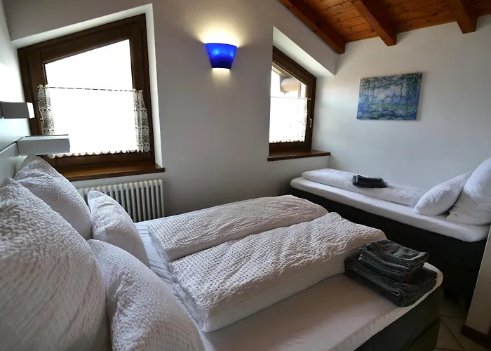 Rustico Casa Marie Mit Seeblick-dachterasse Feriehus